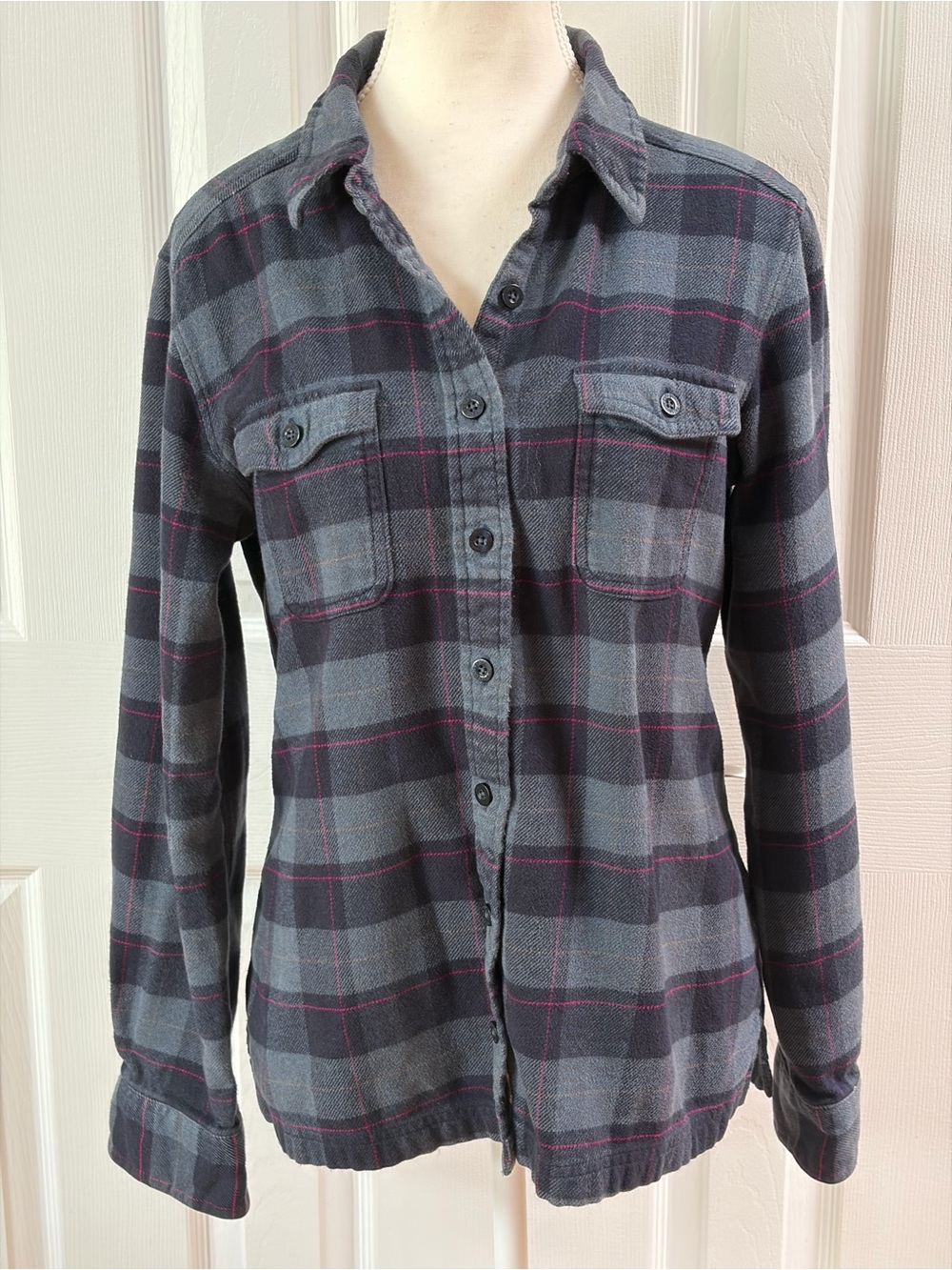 Patagonia Navy with Pink Fjord Flannel Button Up Shirt Size 6